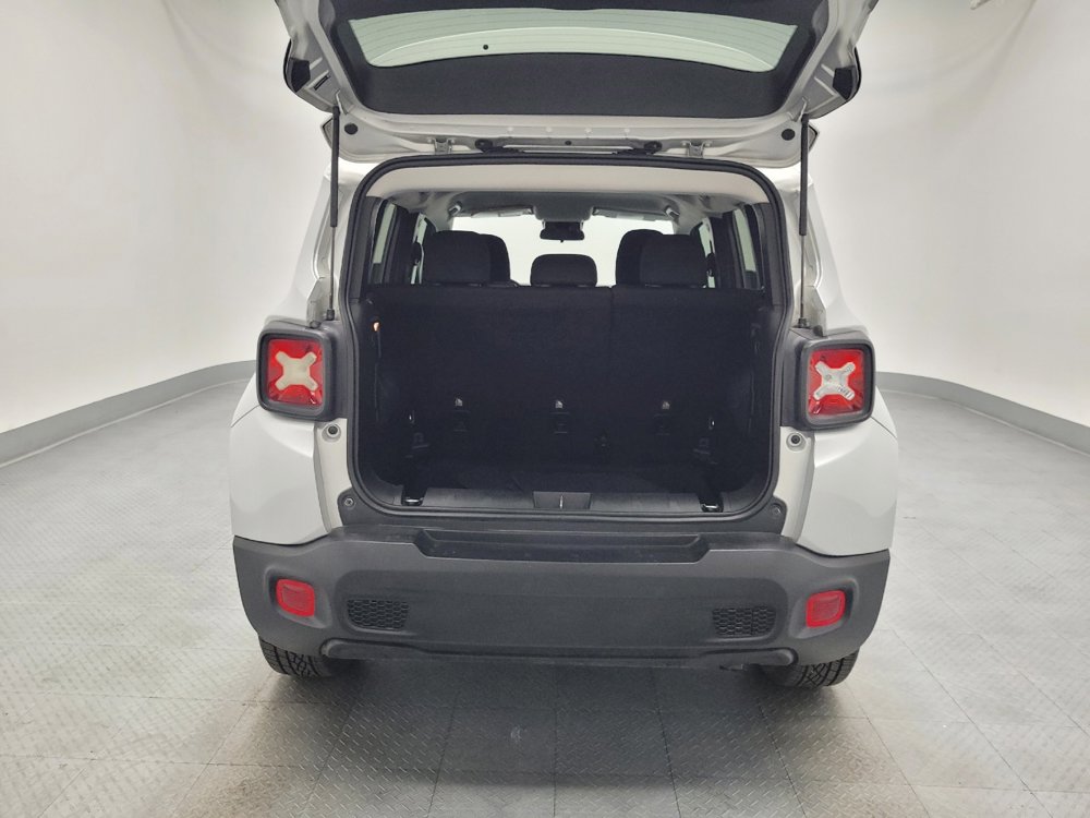 Used 2019 Jeep Renegade Latitude image 29