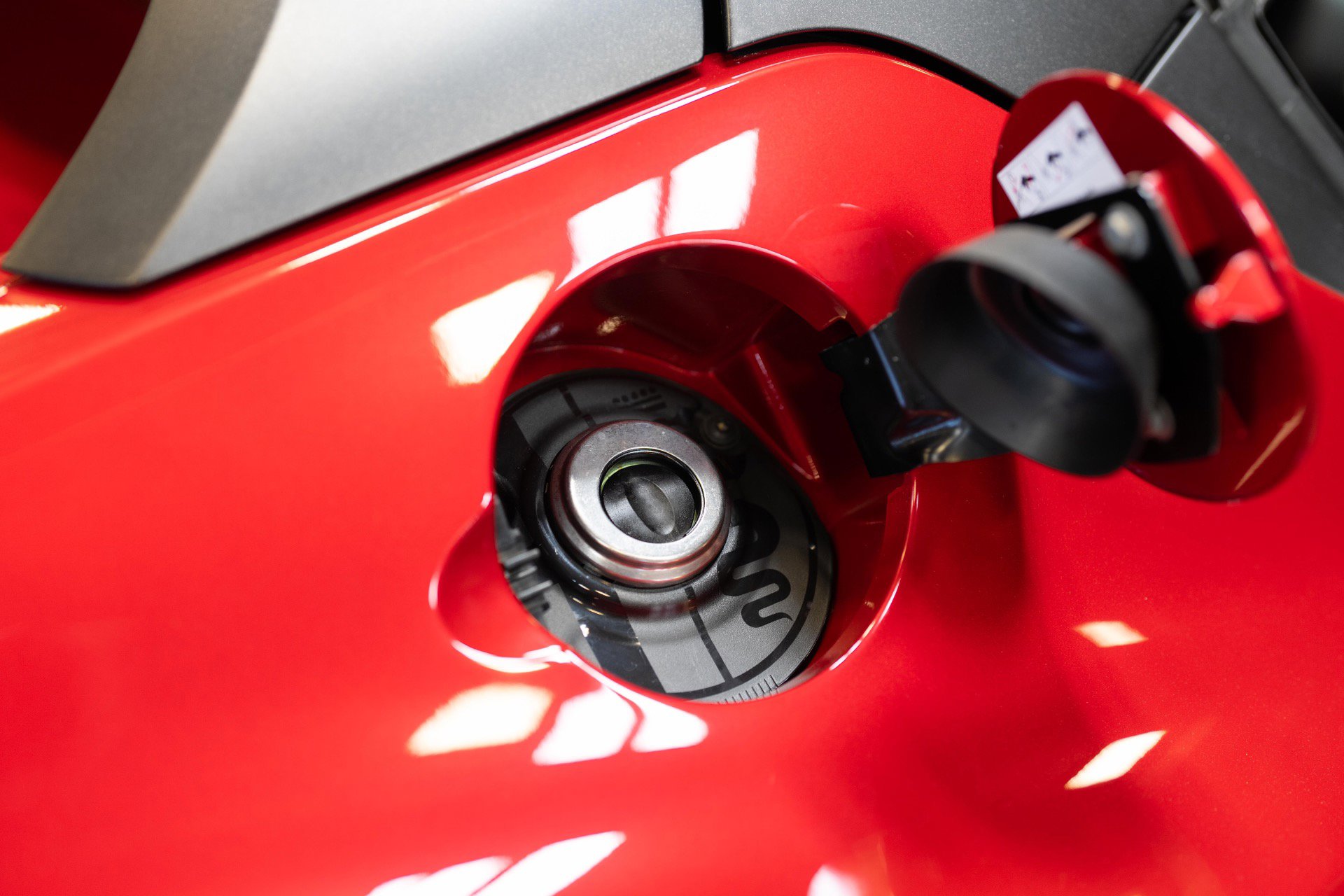 Used 2018 Alfa Romeo 4C Spider w/ Convenience Group - Spider image 48