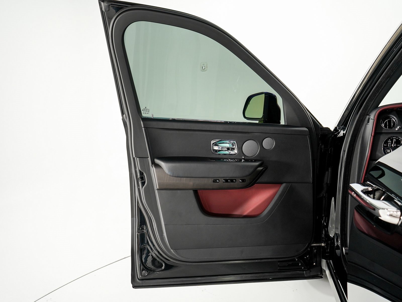 Certified 2022 Rolls-Royce Cullinan image 11