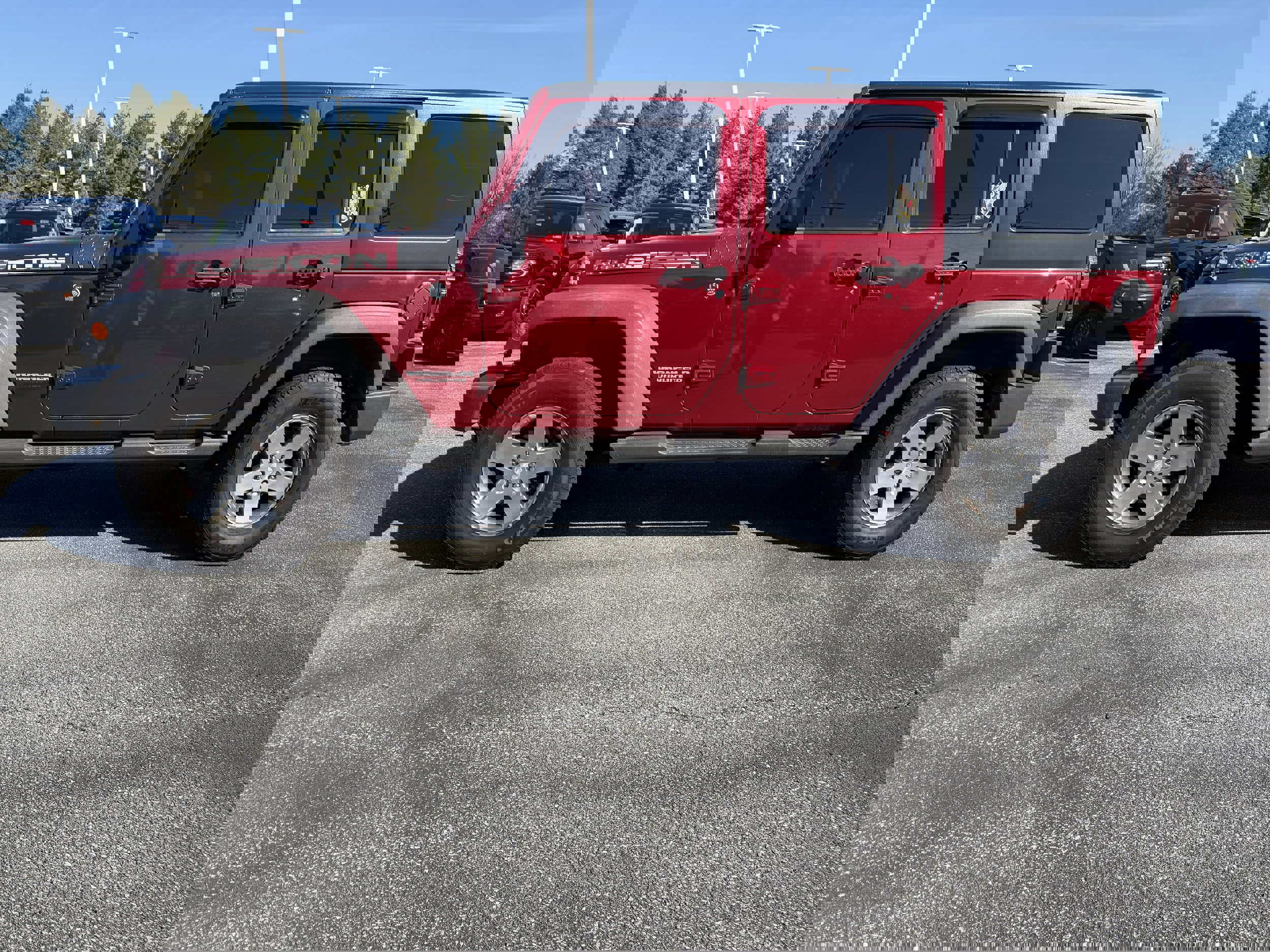 Used 2012 Jeep Wrangler Unlimited Rubicon w/ Connectivity Group image 2