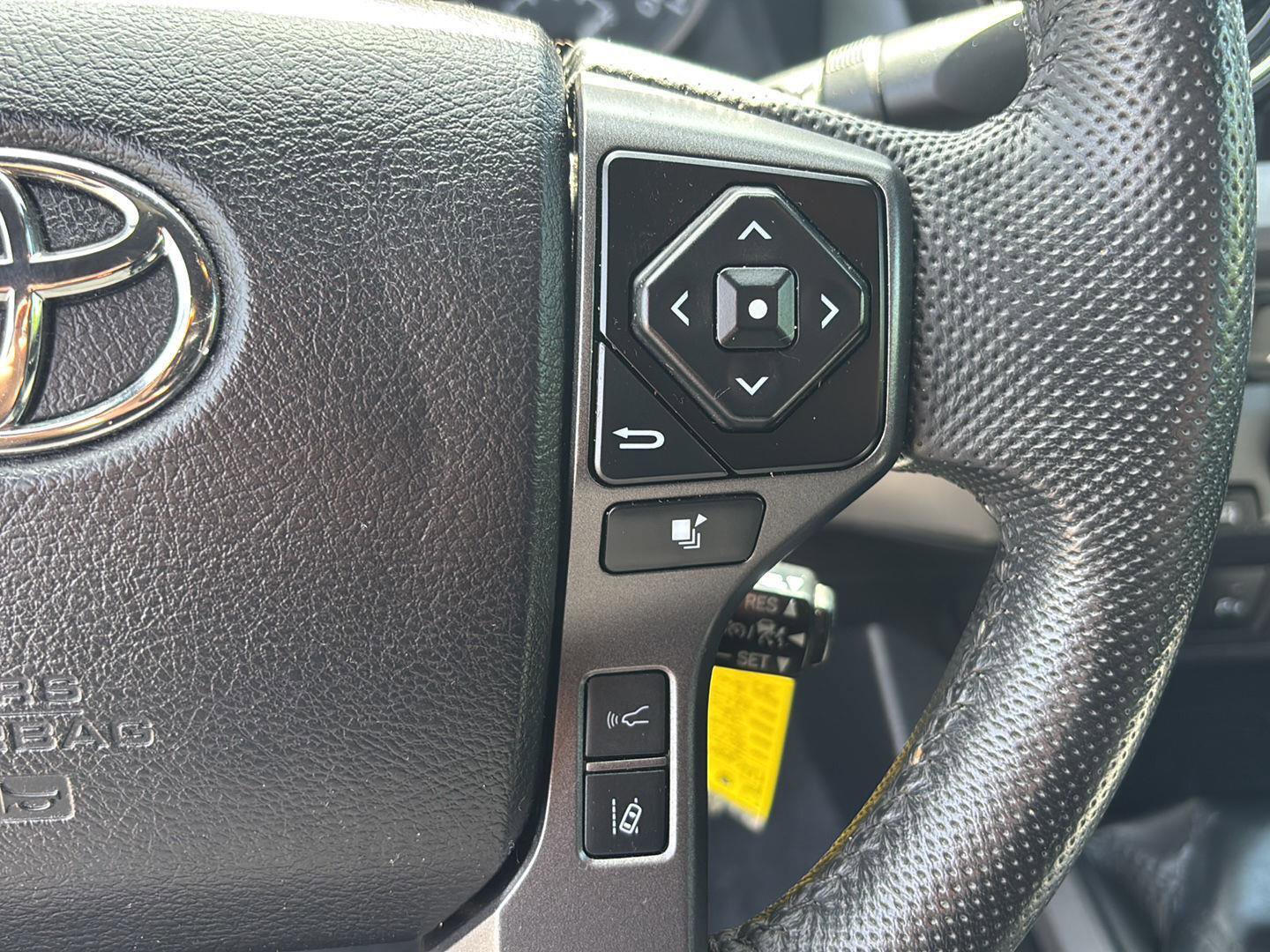 Used 2022 Toyota Tacoma TRD Sport w/ Technology Package AWD/4WD image 30