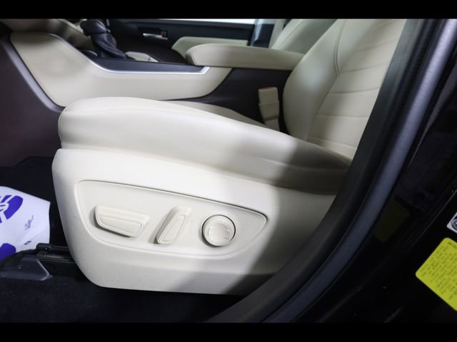 Used 2021 Toyota Highlander XLE image 30