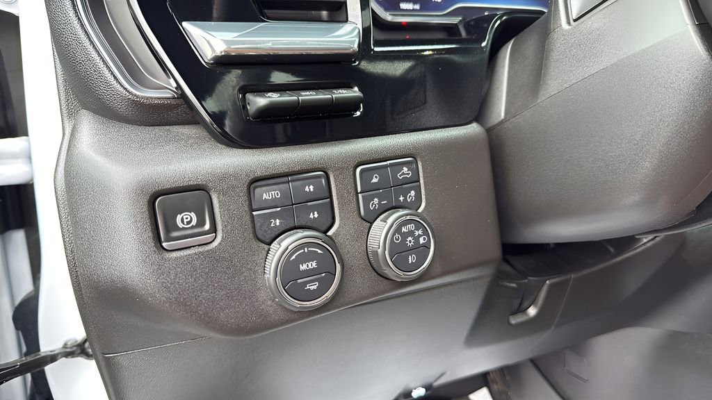 Used 2024 Chevrolet Silverado 3500 High Country w/ High Country Premium Package AWD/4WD image 27