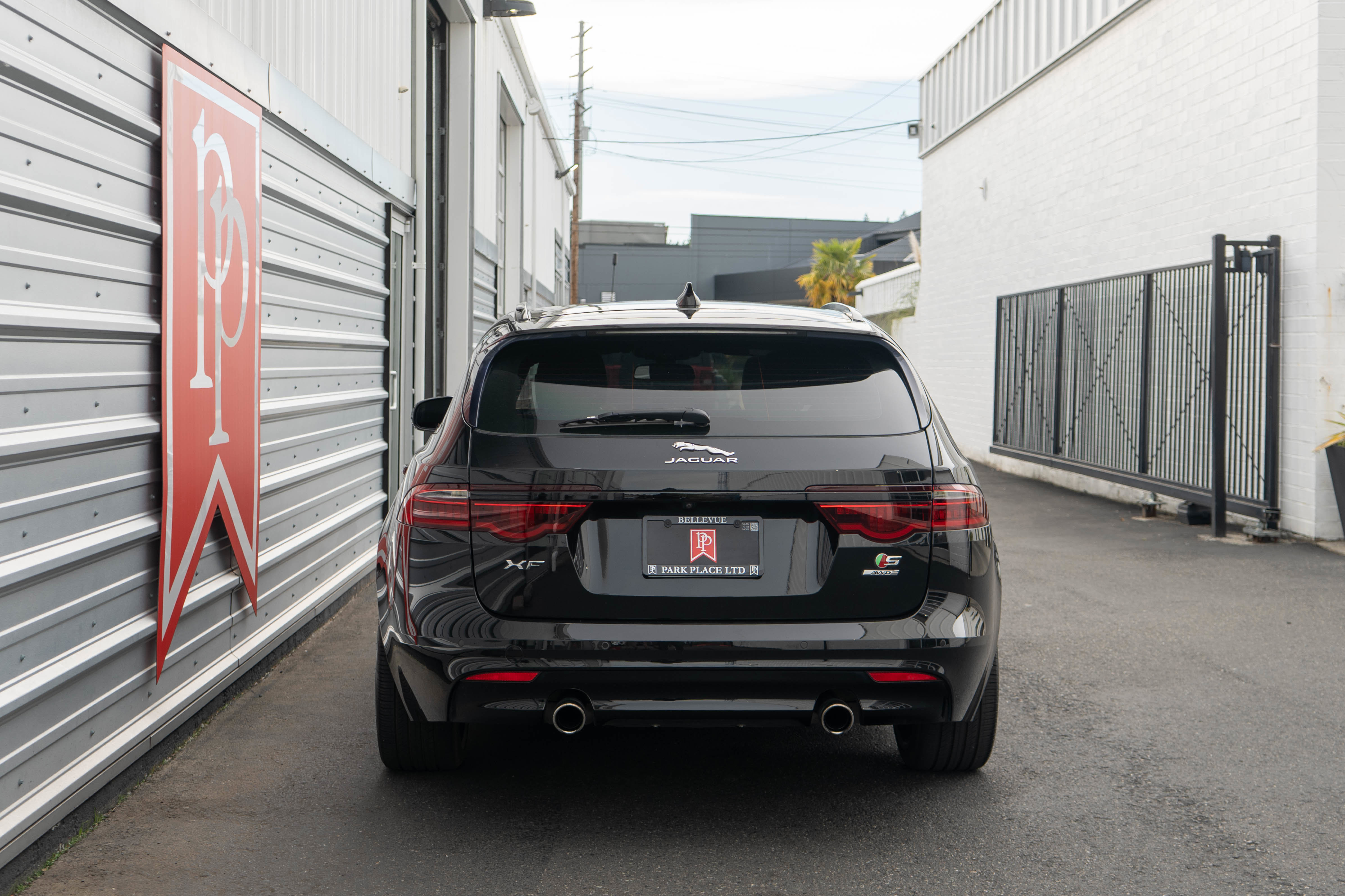 Used 2018 Jaguar XF S AWD/4WD image 43
