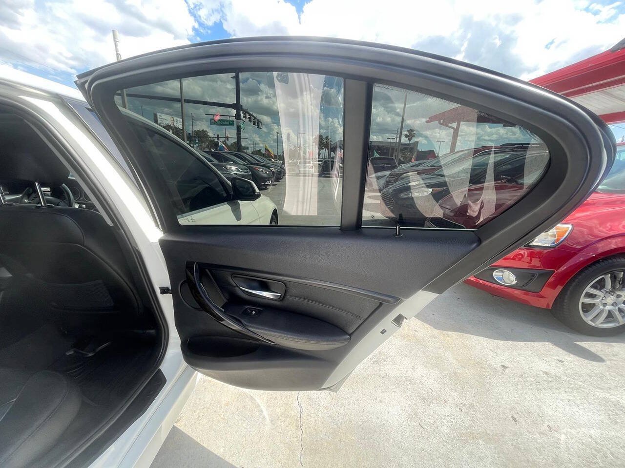 Used 2015 BMW 328i xDrive Sedan AWD/4WD image 6