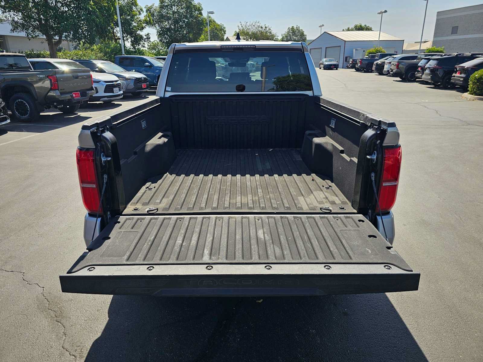 Certified 2025 Toyota Tacoma TRD Off-Road AWD/4WD image 14