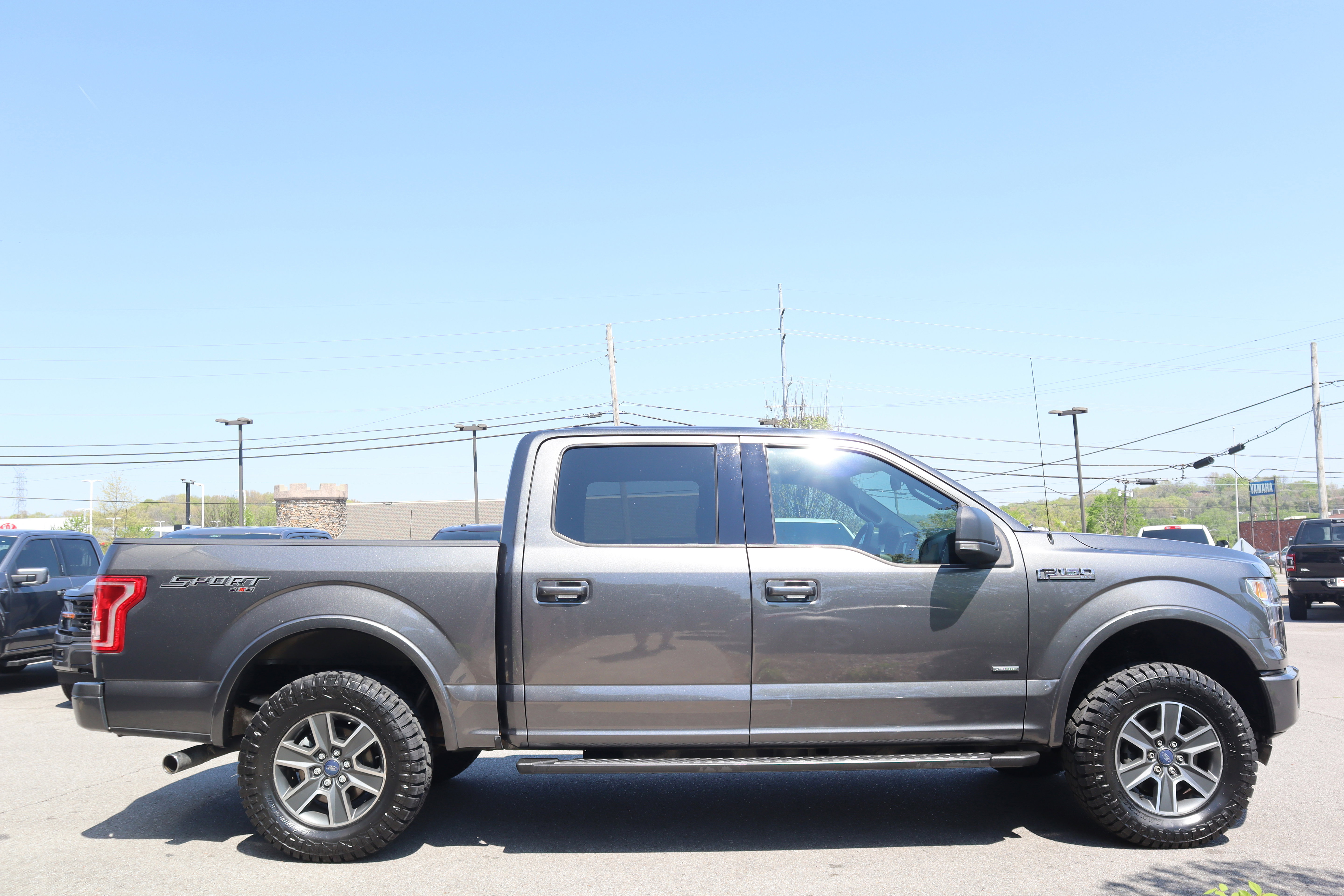Used 2016 Ford F150 XLT w/ Equipment Group 302A Luxury image 6