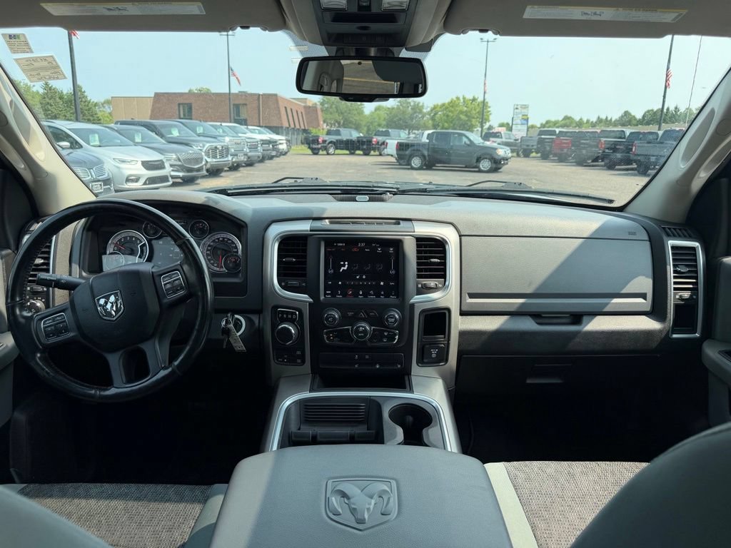 Used 2019 RAM 1500 Classic SLT w/ Black Appearance Group AWD/4WD image 31