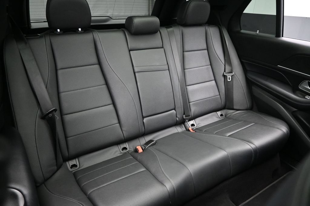Used 2021 Mercedes-Benz GLE 350 4MATIC w/ AMG Line Exterior image 25