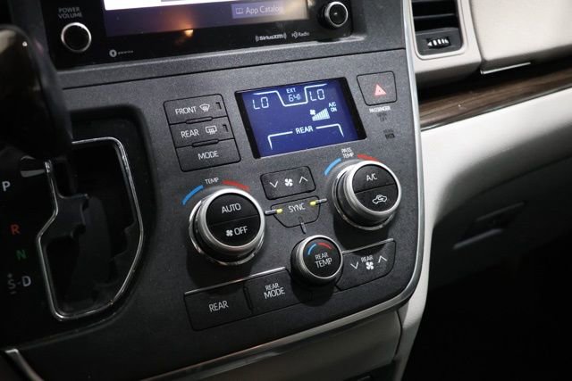 Used 2019 Toyota Sienna XLE FWD image 26