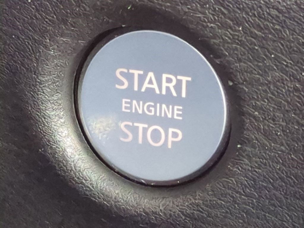 Certified 2022 Nissan Frontier SV image 29