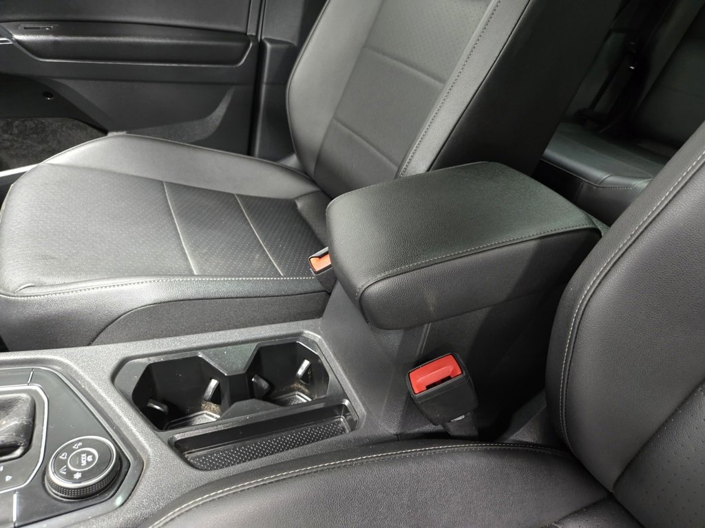 Used 2020 Volkswagen Tiguan SE w/ Panoramic Sunroof Package image 29