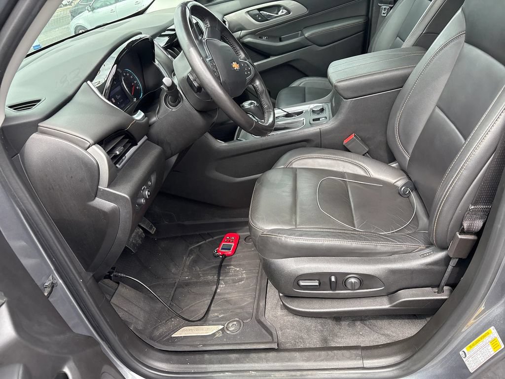 Used 2020 Chevrolet Traverse LT w/ LT Premium Package AWD/4WD image 4