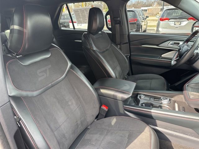 Used 2025 Ford Explorer ST AWD/4WD image 15