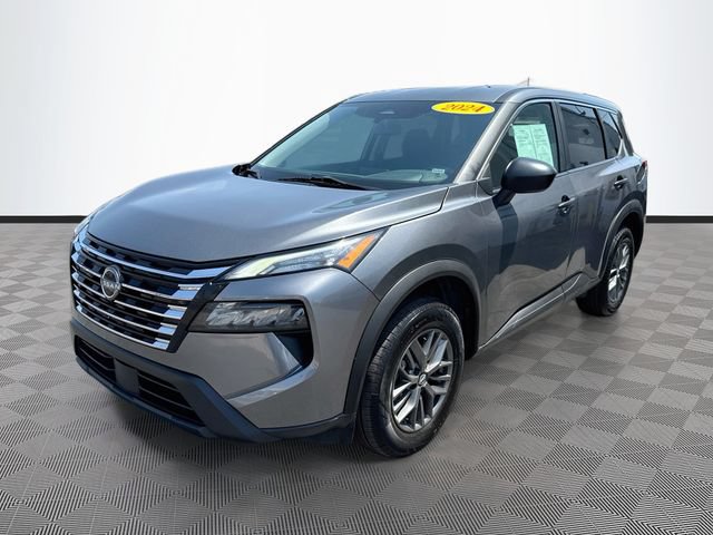 Used 2024 Nissan Rogue S FWD image 3