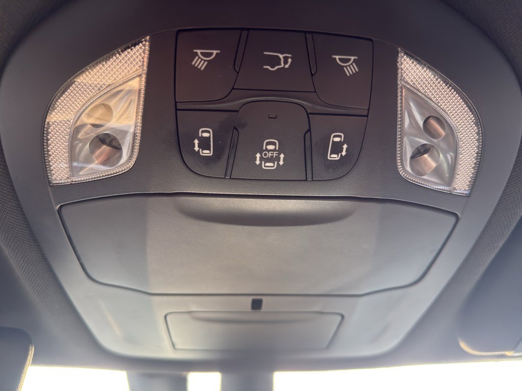 Used 2020 Chrysler Pacifica Touring-L Plus w/ Advanced Safetytec Group image 23