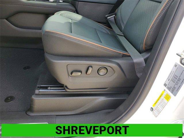 New 2026 GMC Yukon XL AT4 w/ AT4 Premium Package image 12