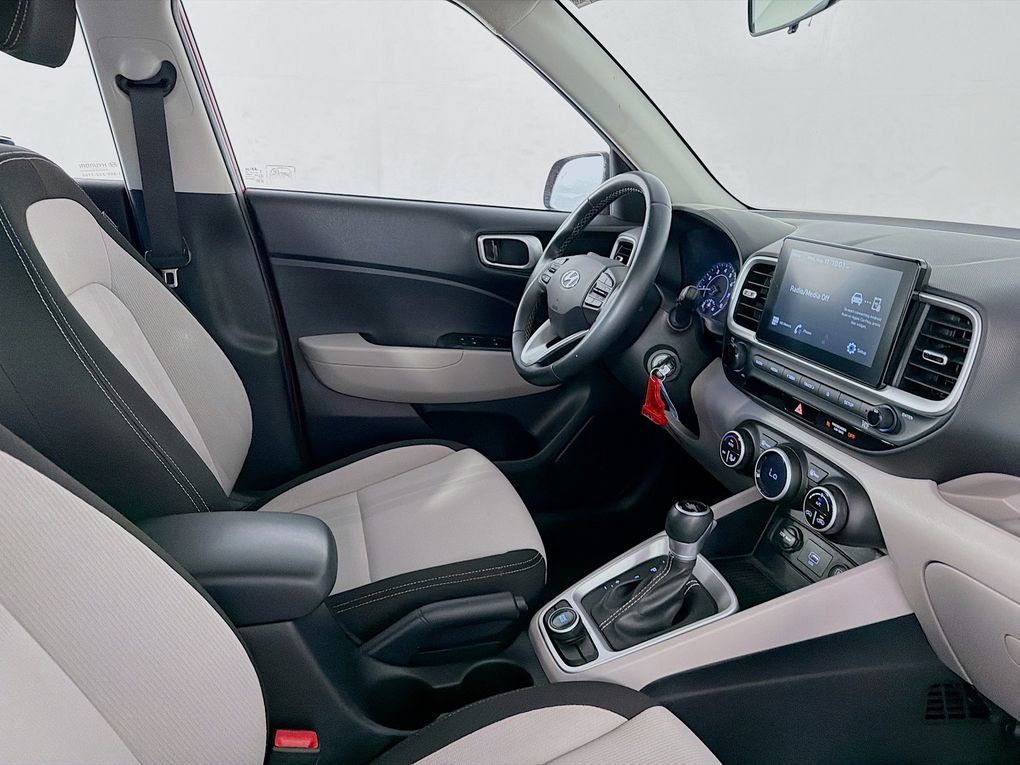 Used 2021 Hyundai Venue SEL FWD image 32