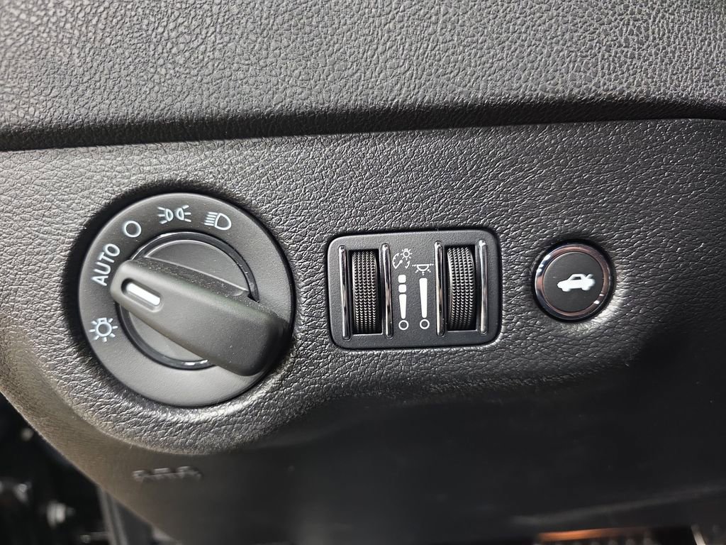 Used 2023 Dodge Charger R/T w/ Performance Handling Group image 24