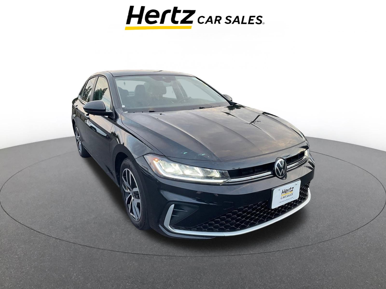 Used 2025 Volkswagen Jetta SE image 1