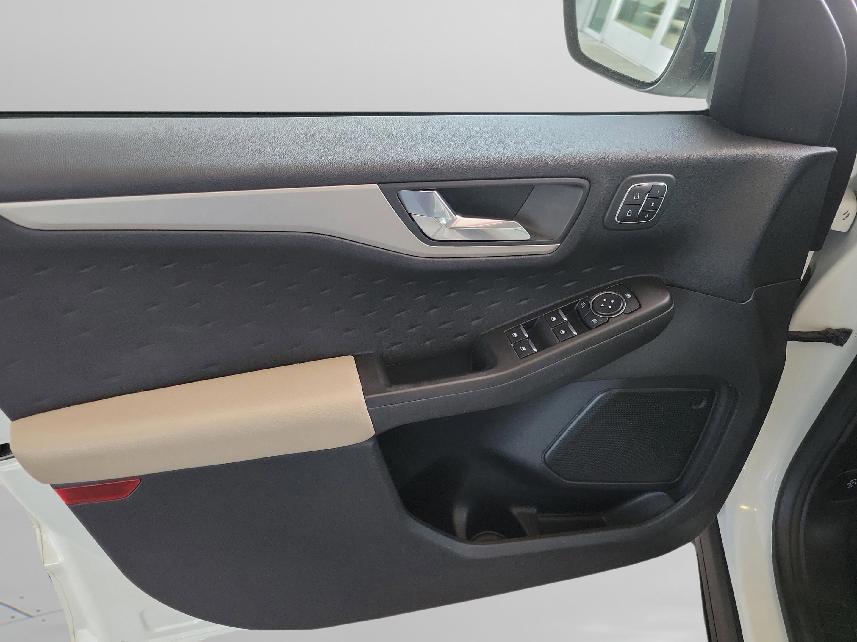 Used 2020 Ford Escape SEL image 27