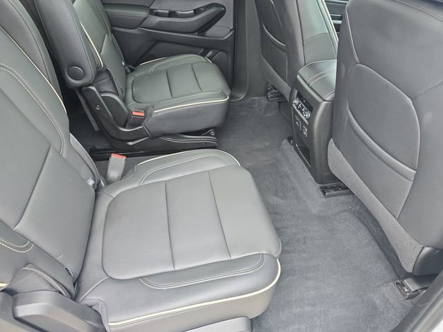 Used 2023 Chevrolet Traverse Premier image 11