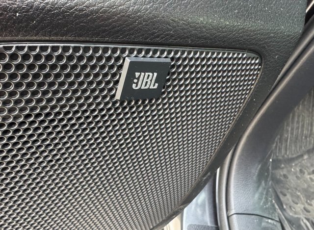 Used 2021 Toyota Tacoma Limited image 3