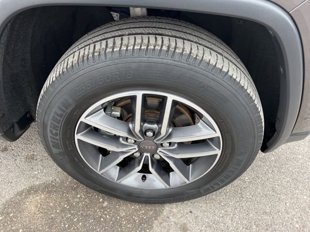 Used 2019 Jeep Grand Cherokee Limited image 15