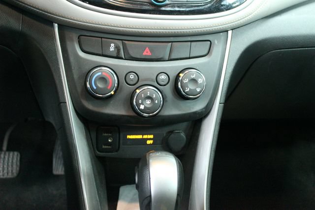 Used 2017 Chevrolet Trax LT w/ Sun & Sound Package FWD image 19