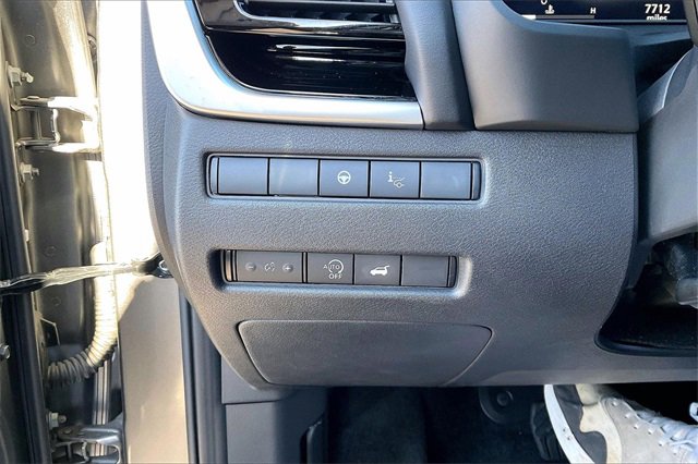 Certified 2025 Nissan Rogue SL w/ SL Premium Package image 30