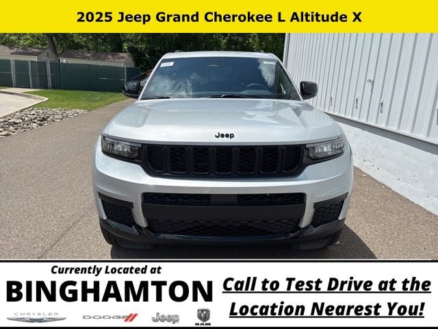 New 2025 Jeep Grand Cherokee L Altitude image 2