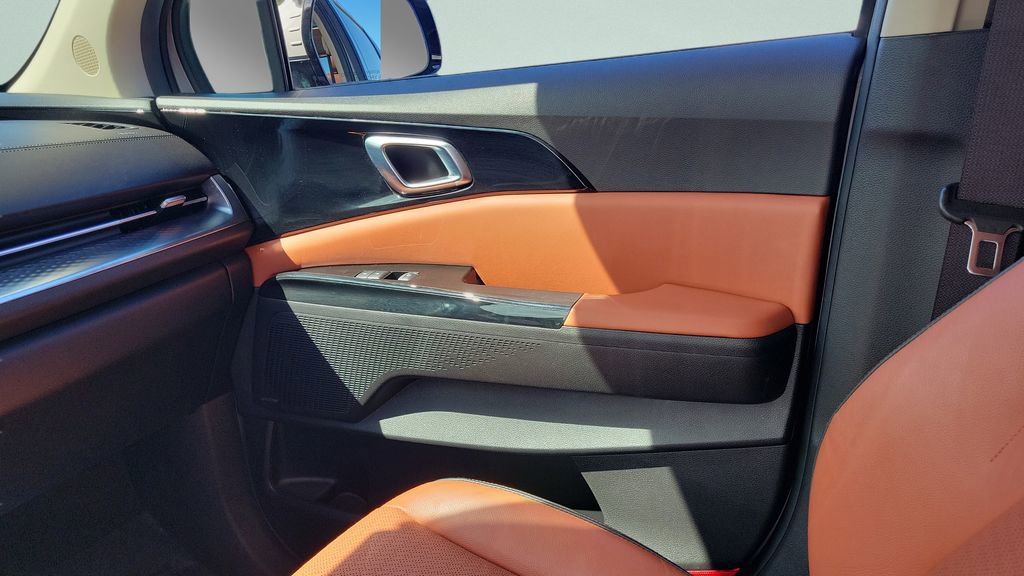 Used 2023 Kia Carnival SX Prestige image 16