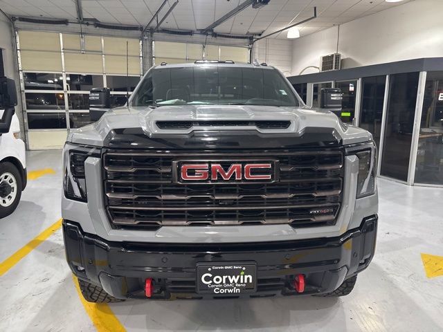 Used 2025 GMC Sierra 2500 AT4X image 2