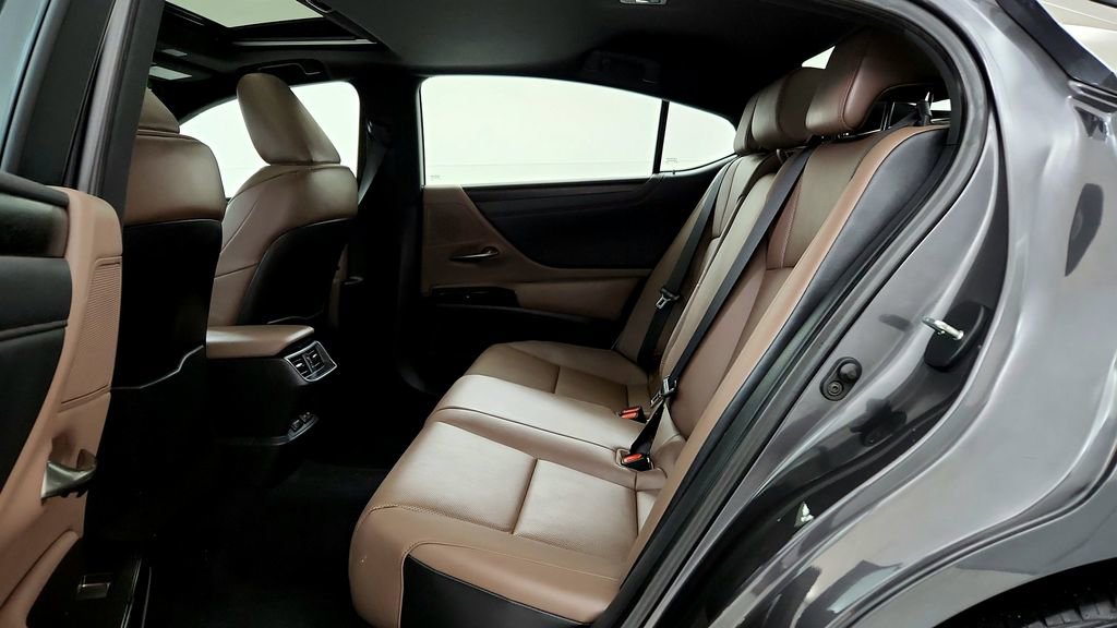 Used 2024 Lexus ES 350 w/ Premium Package FWD image 17