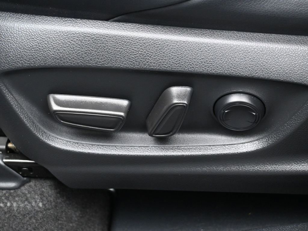 Used 2024 Toyota Corolla Cross XSE w/ Convenience Package image 12