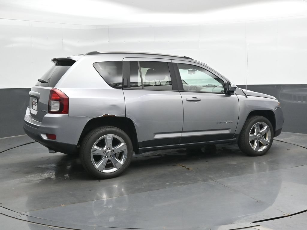 Used 2015 Jeep Compass Limited AWD/4WD image 2