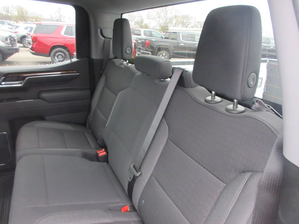 New 2026 GMC Sierra 1500 SLE image 13