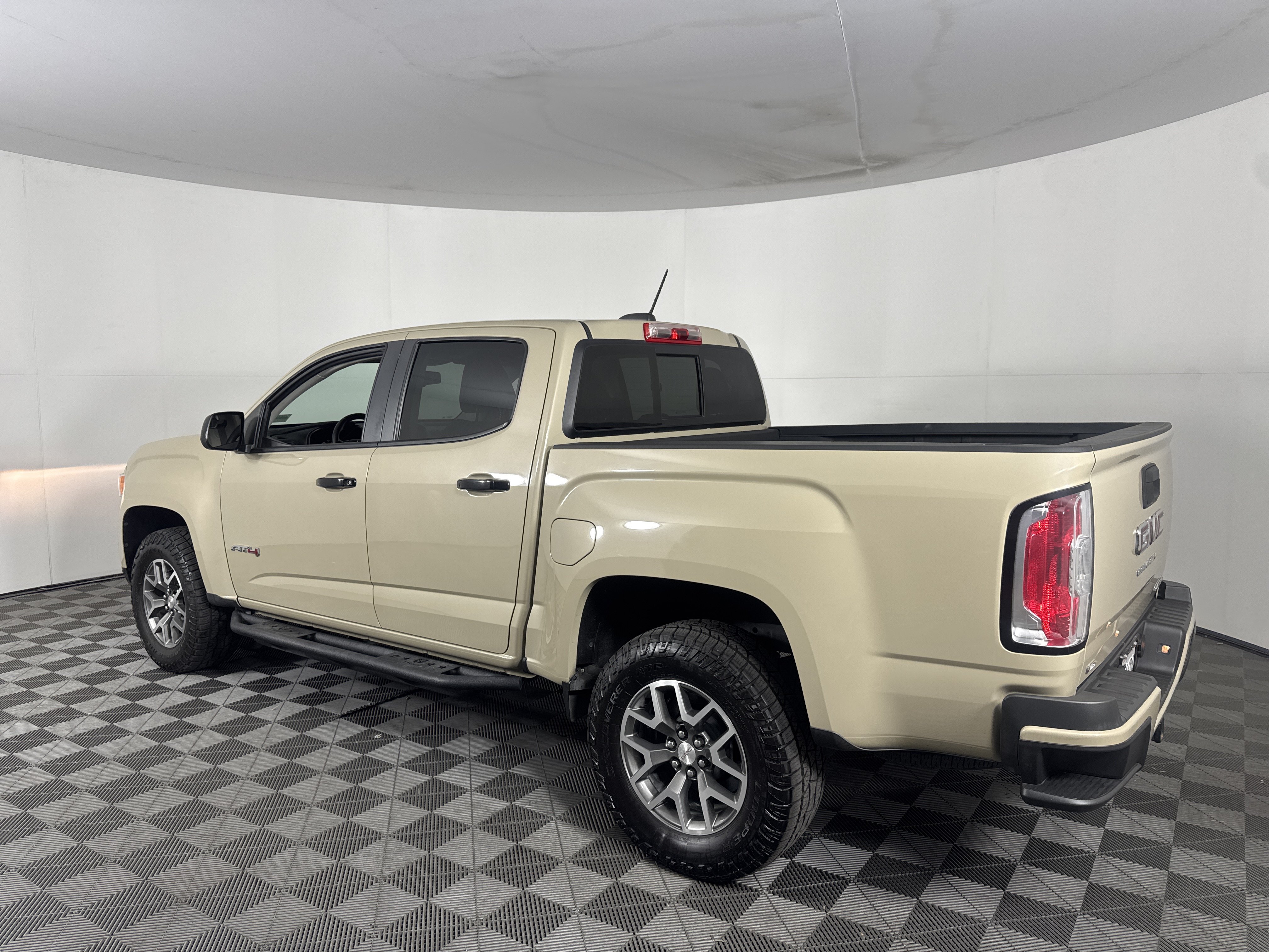 Used 2021 GMC Canyon AT4 w/ Trailering Package AWD/4WD image 6