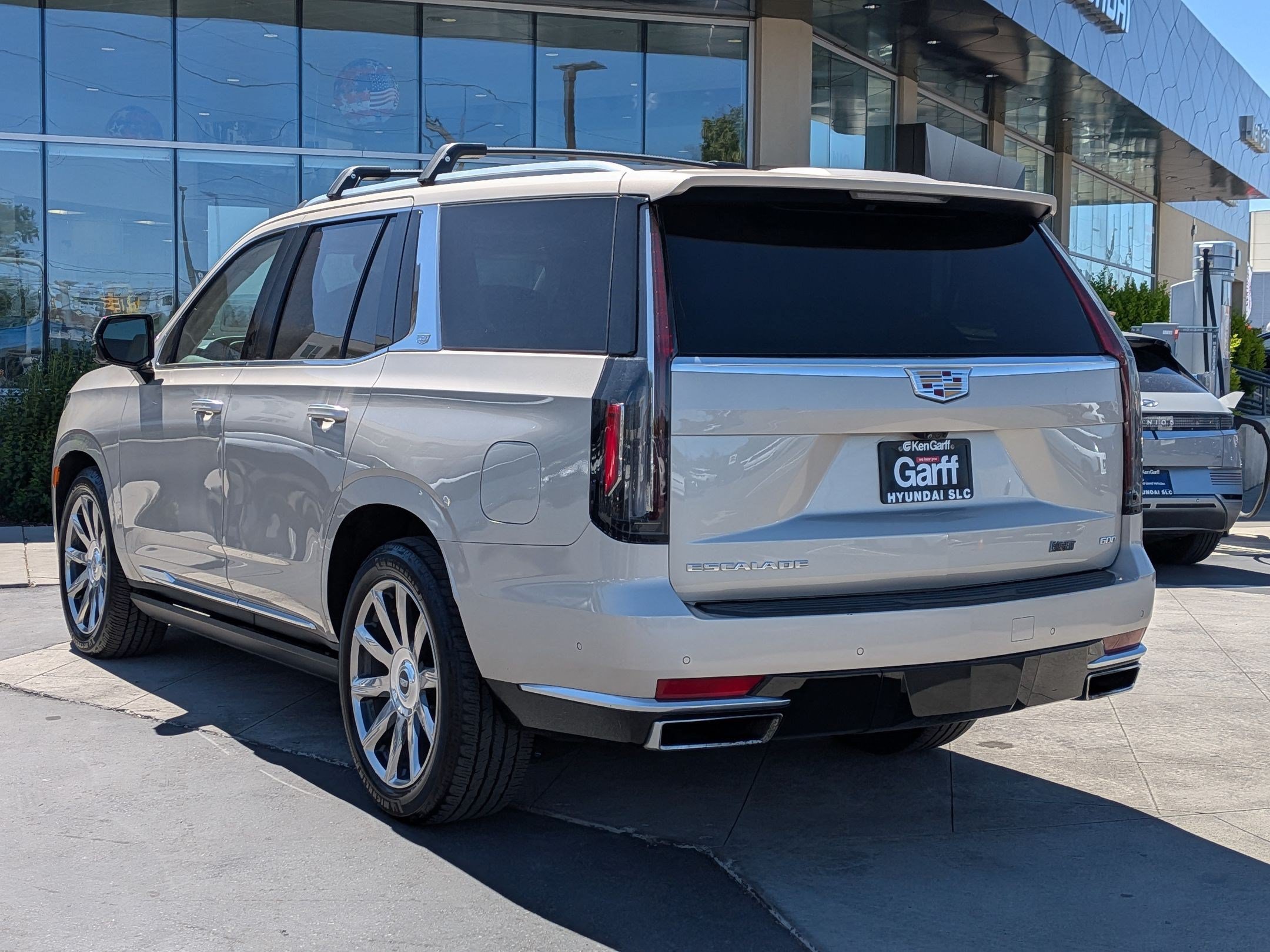 Used 2021 Cadillac Escalade Premium Luxury Platinum AWD/4WD image 7