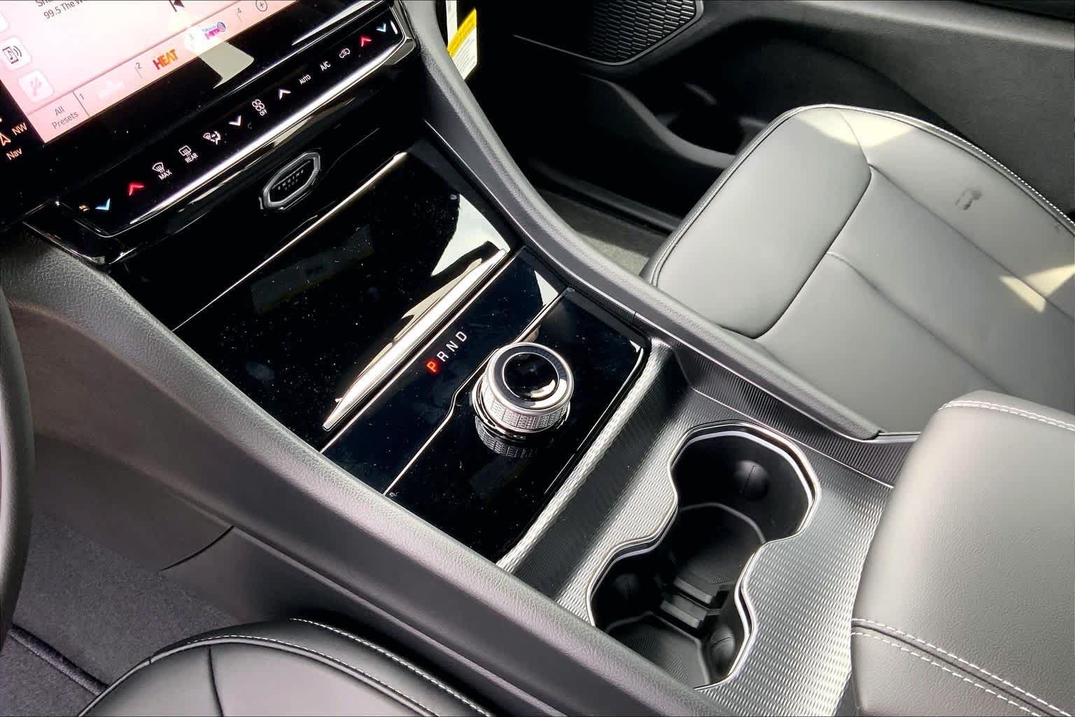 New 2026 Jeep Grand Cherokee Limited RWD image 5