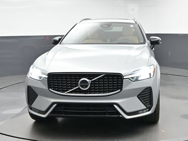Used 2024 Volvo XC60 B5 Ultimate w/ Protection Package Premier AWD/4WD image 3