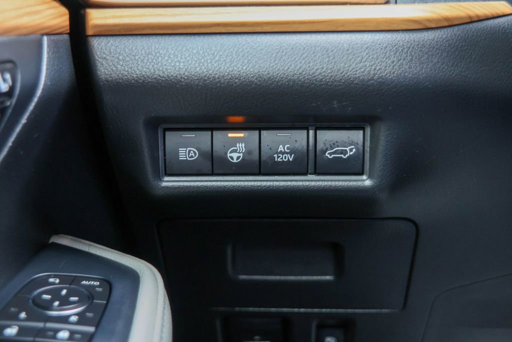 Used 2024 Toyota Grand Highlander XLE image 19