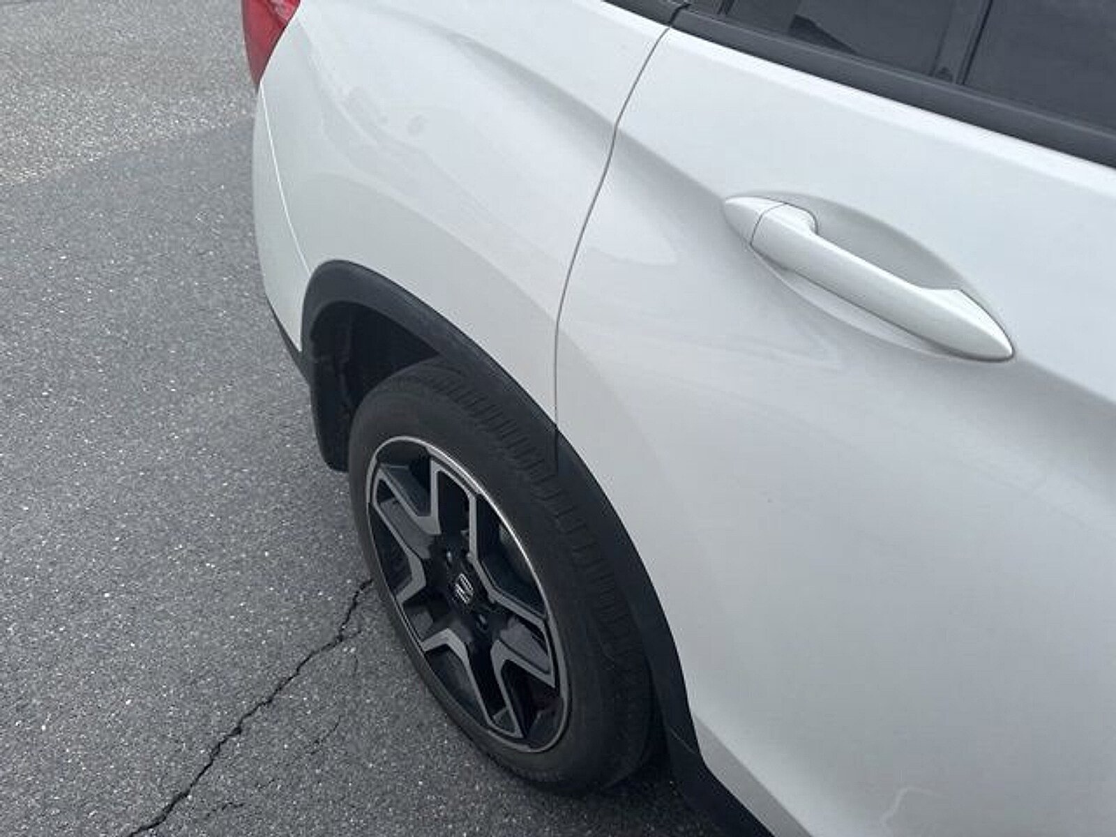 Used 2023 Honda Passport Elite image 4