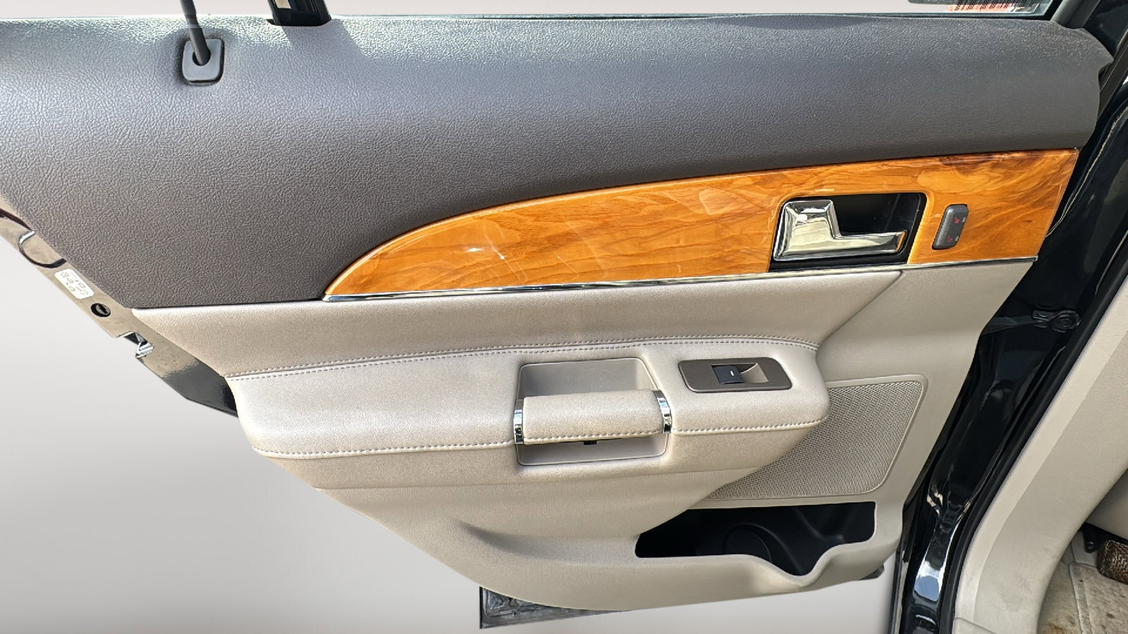 Used 2013 Lincoln MKX FWD image 11