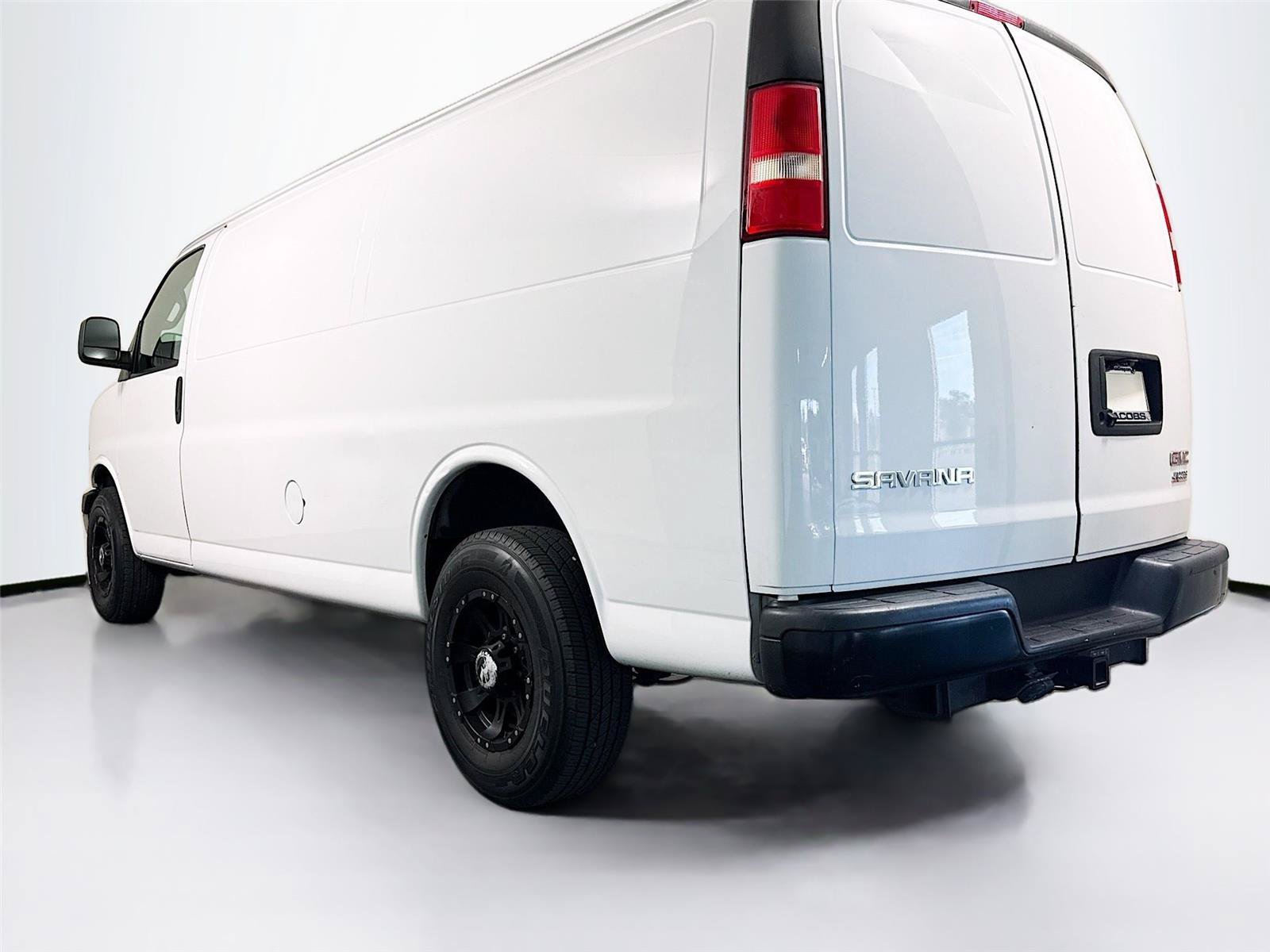 Used 2020 GMC Savana 2500 Extended w/ Enhanced Convenience Package RWD image 13