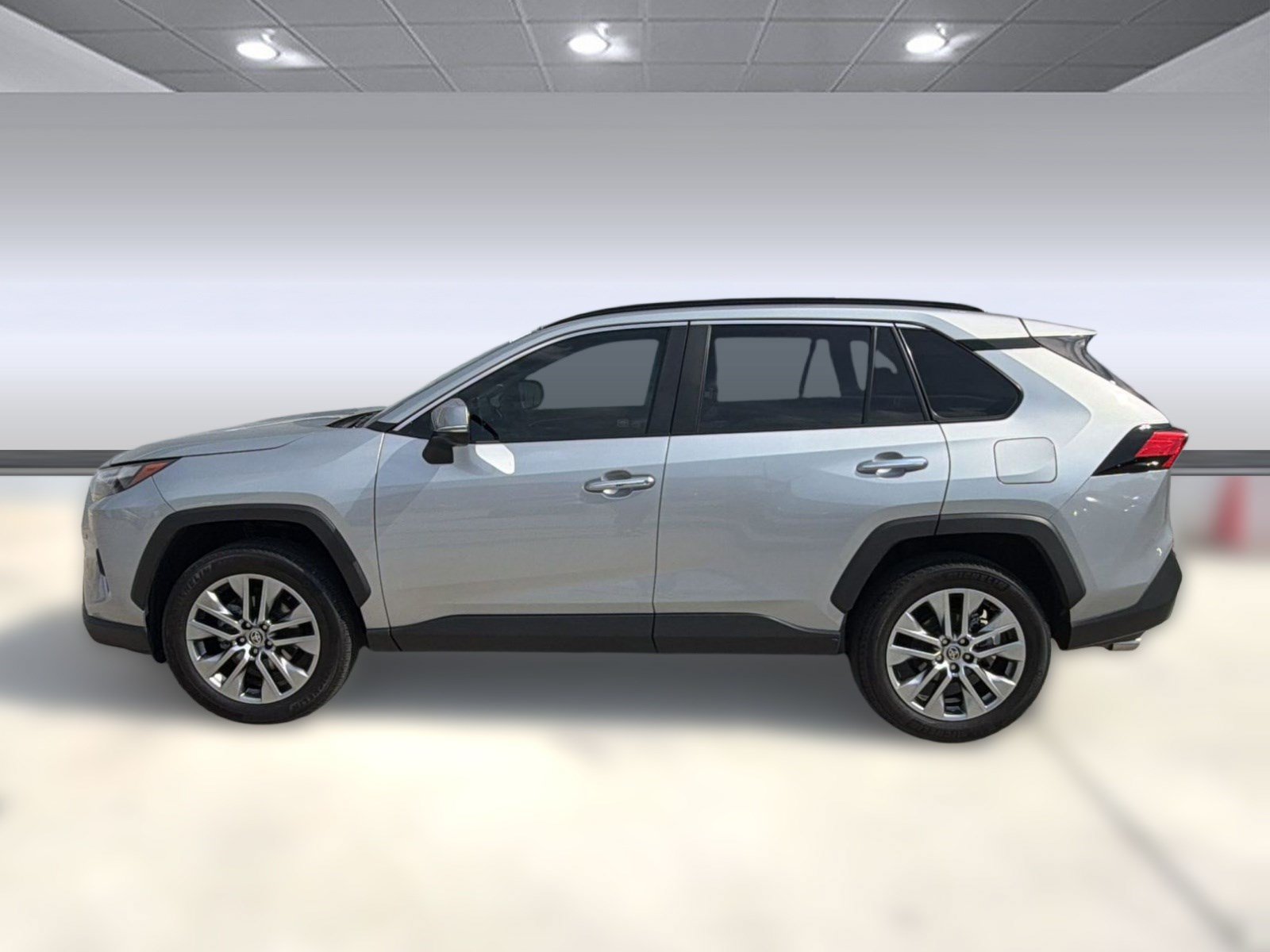 Used 2022 Toyota RAV4 Limited w/ Limited Grade Weather Package FWD video 2
