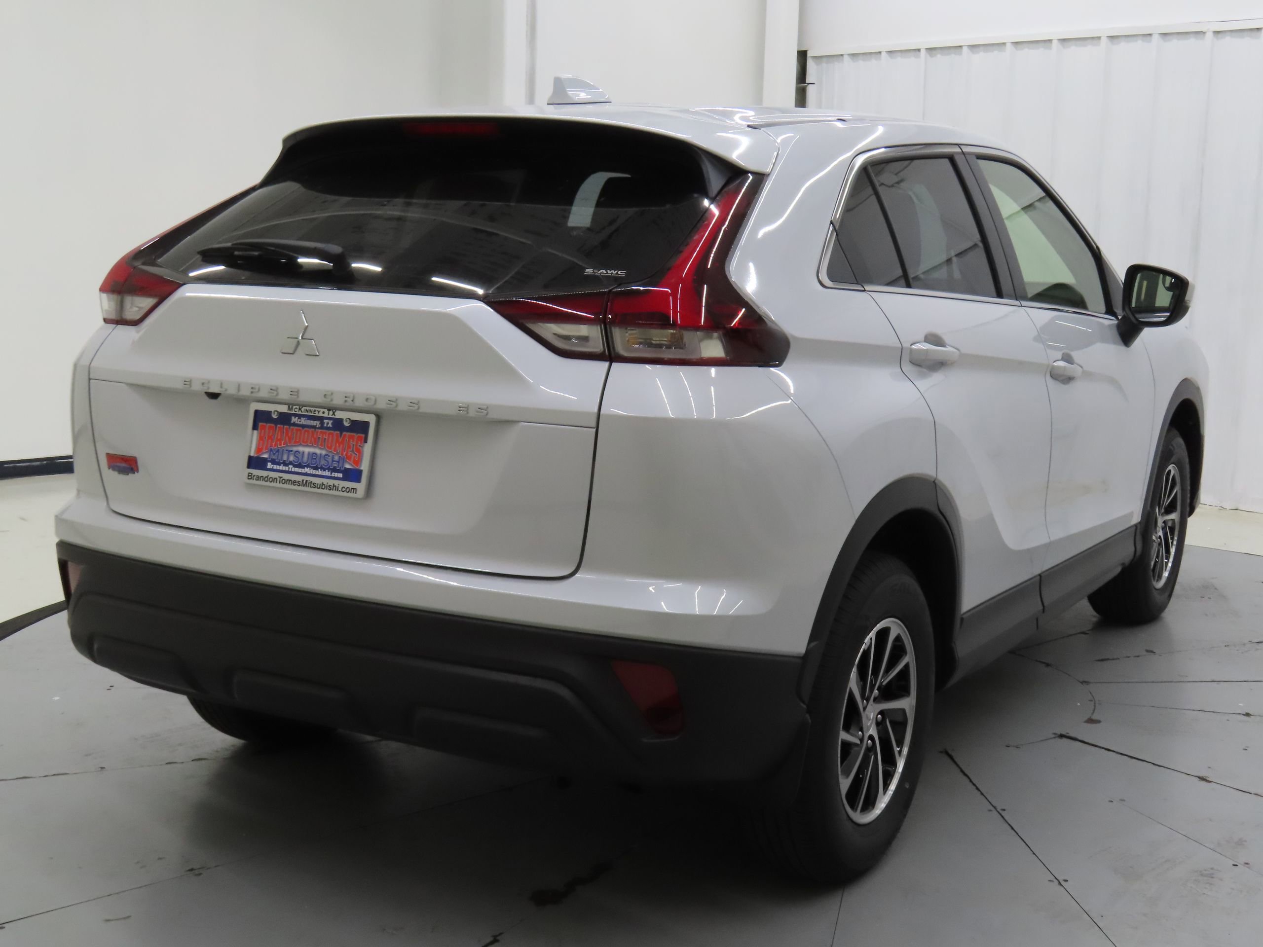 New 2026 Mitsubishi Eclipse Cross ES AWD/4WD image 3