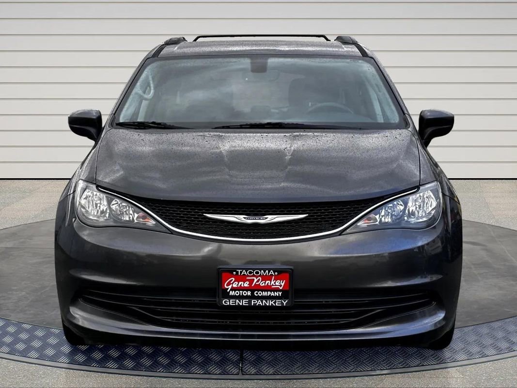 Used 2020 Chrysler Voyager Lxi image 2