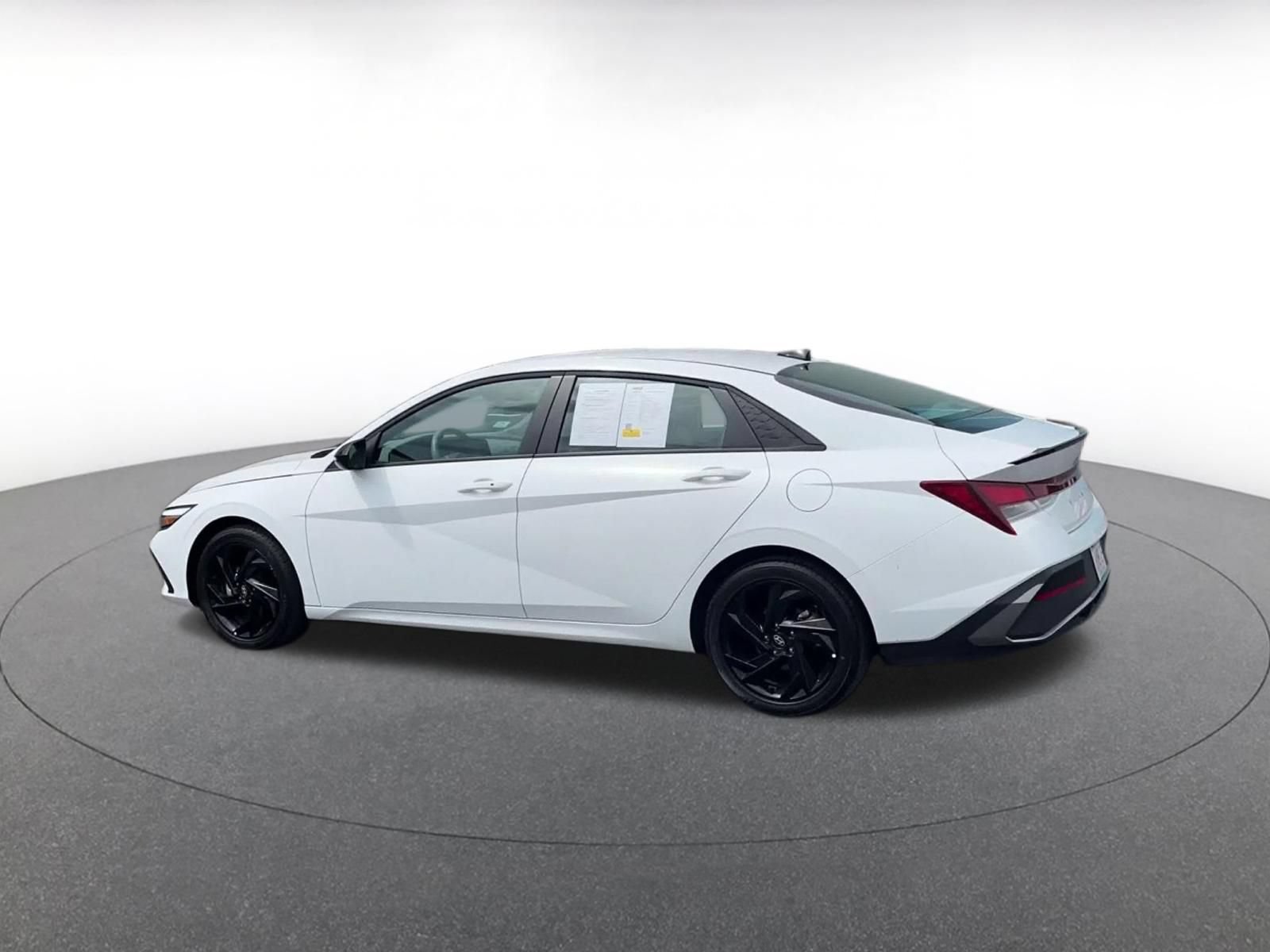 Used 2026 Hyundai Elantra Sport FWD image 9