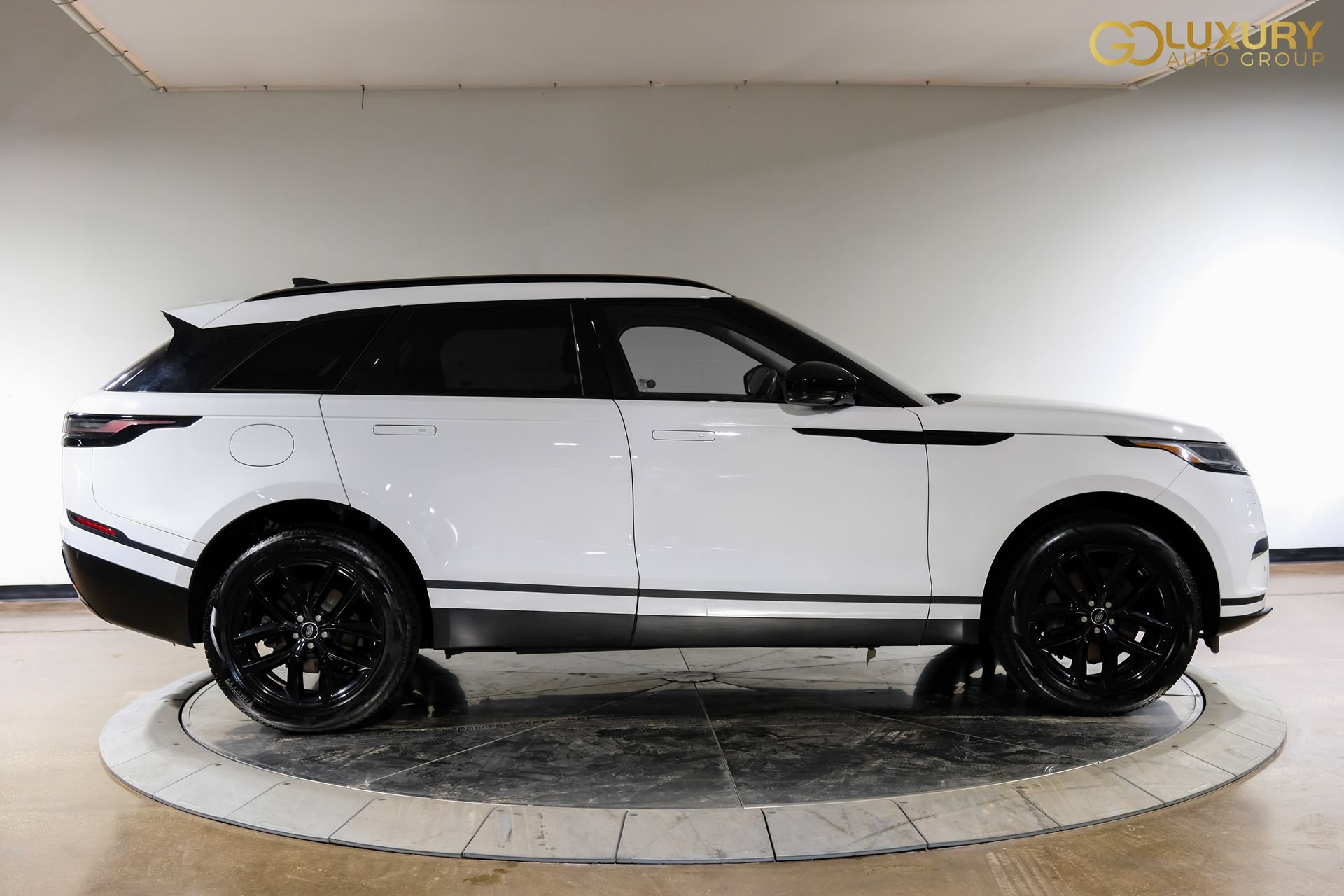 Used 2024 Land Rover Range Rover Velar S AWD/4WD image 9